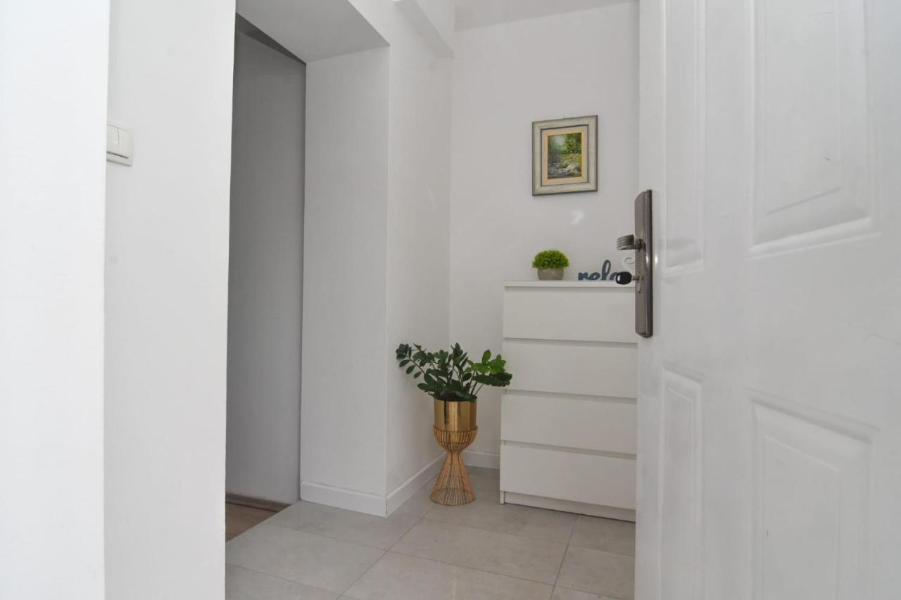 Apartman Gluic Sinj Ngoại thất bức ảnh